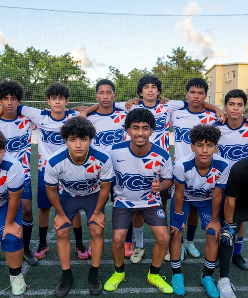 Uniforme personalizado de Fútbol producido por Colonial Creative
