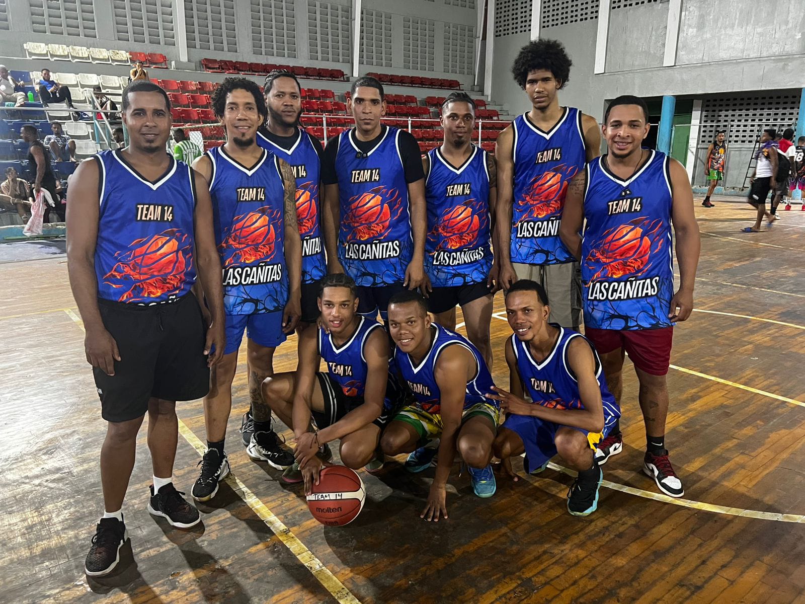 Equipo Baloncesto en accion 12