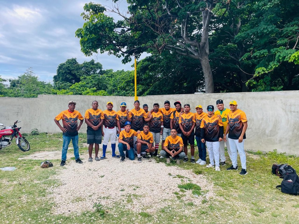 Equipo Softball en acción 12