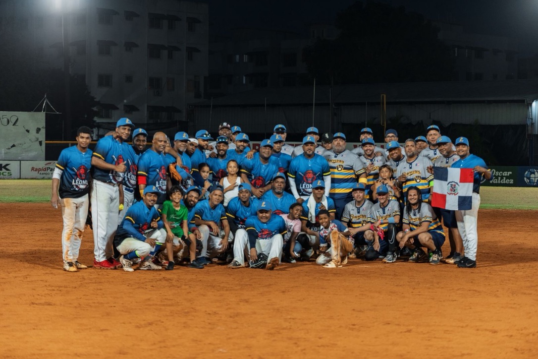 Equipo Softball en acción 13