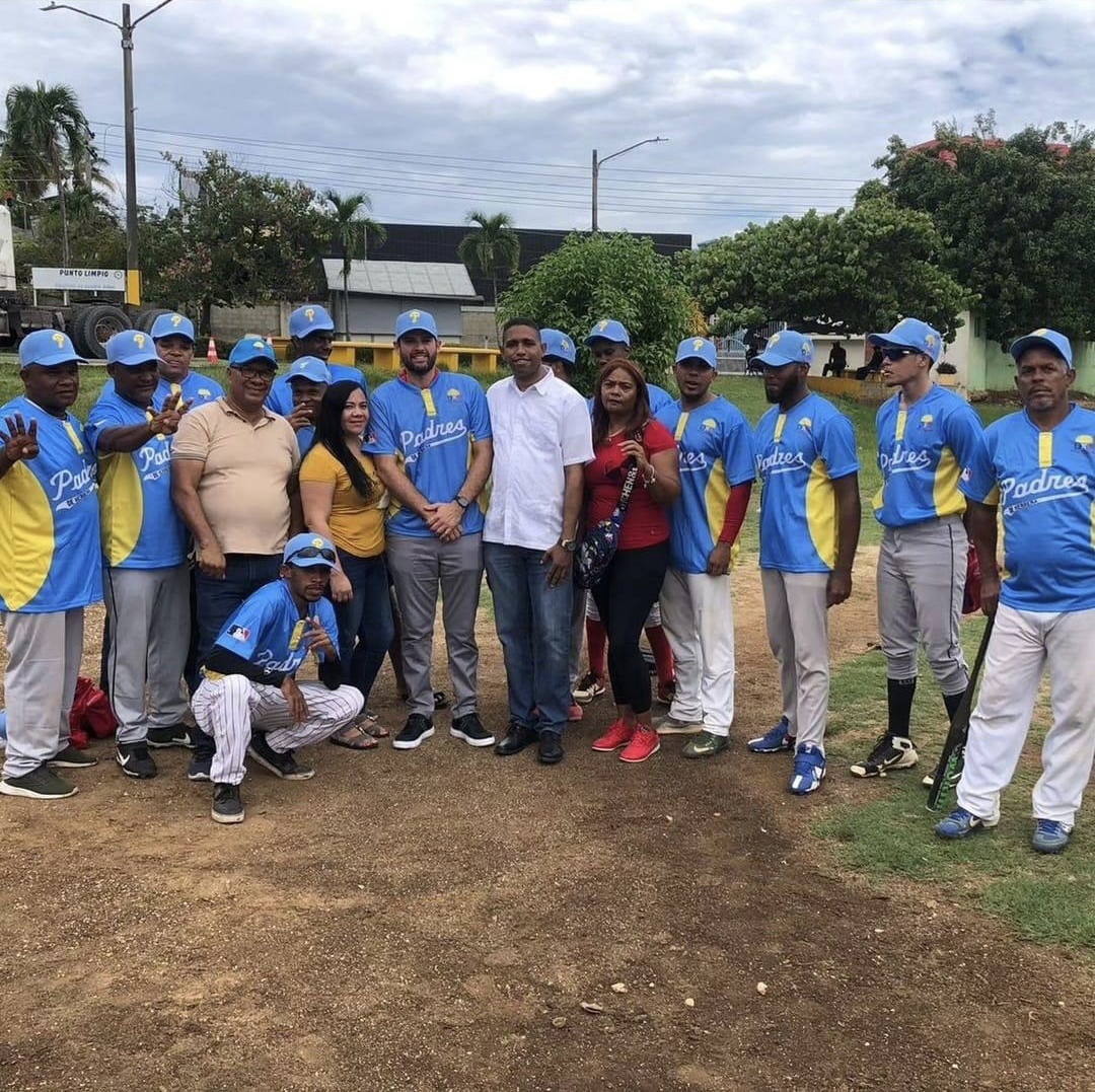 Equipo Softball en acción 9